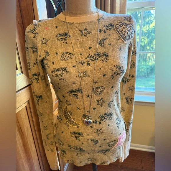 Scrapbook Beige Shirt with Black and Yellow Graphic - Picture 1 of 16